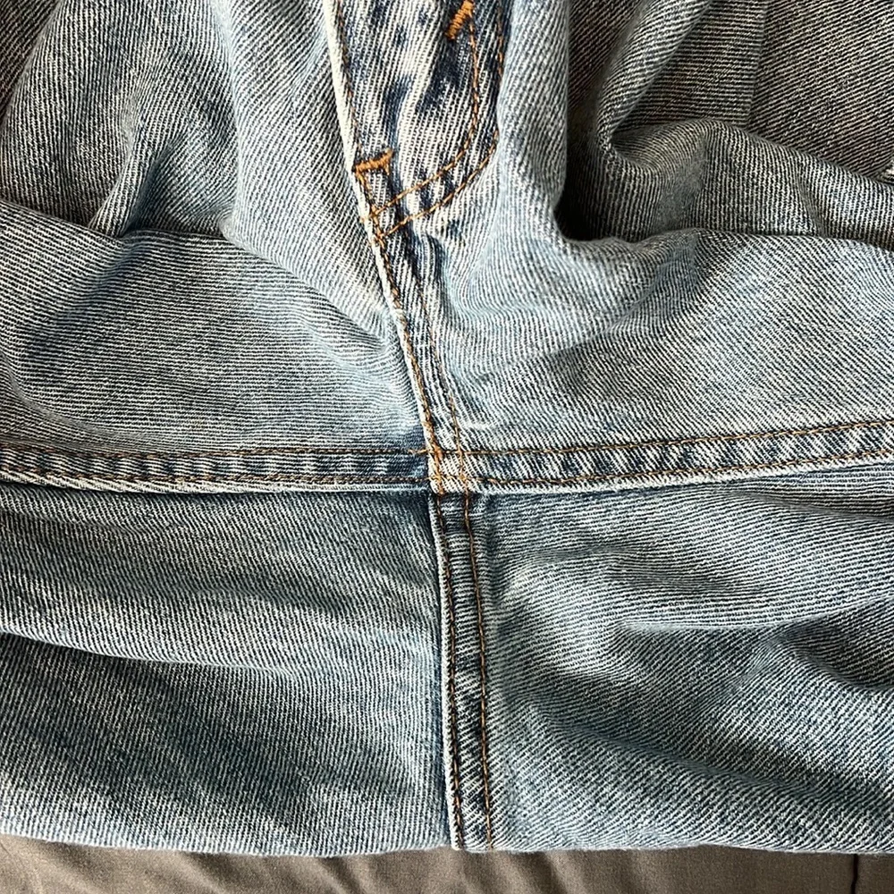 Levi’s 505 Regular Fit Straight Leg Light Wash Size 36